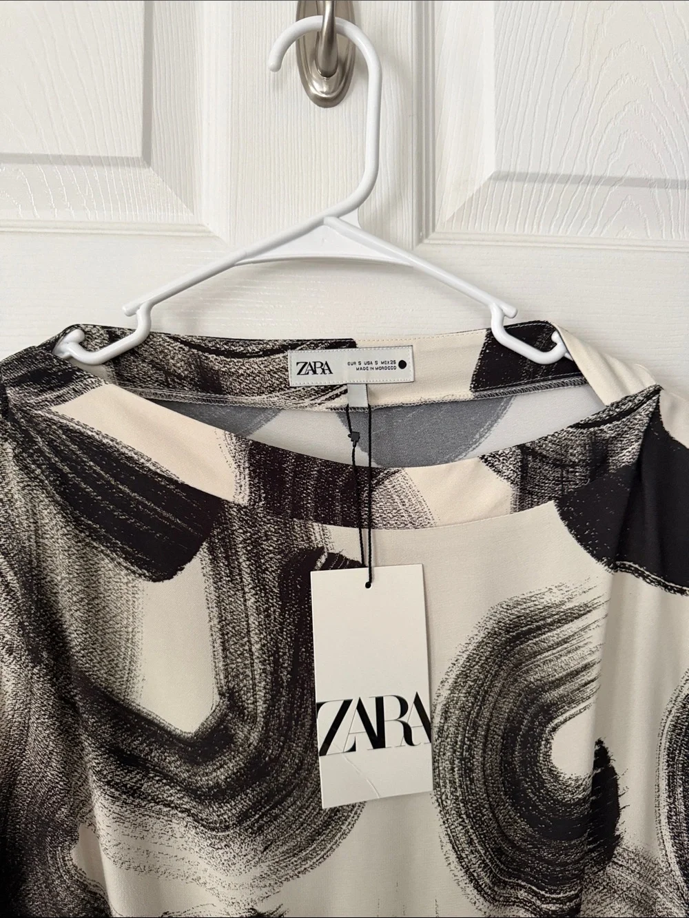 Zara Cream Dress with Black Abstract Brushstroke Design - Picture 5 of 7